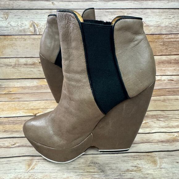 L.A.M.B. Womens Taupe Brown Leather Diva Wedge Ankle Boots Size 10M - Picture 6 of 10